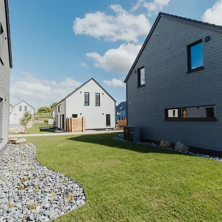 Ferienhaus Neu Rügen Resørt Großzügige, Gemütliche Doppelhaushälfte Mia Mit Terrasse *