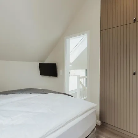 Ferienhaus Neu Rügen Resørt Großzügige, Gemütliche Doppelhaushälfte Mia Mit Terrasse