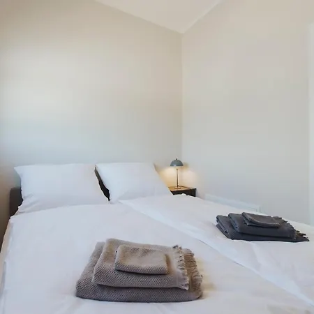 Neu Rügen Resørt Großzügige, Gemütliche Doppelhaushälfte Mia Mit Terrasse Ferienhaus Sagard